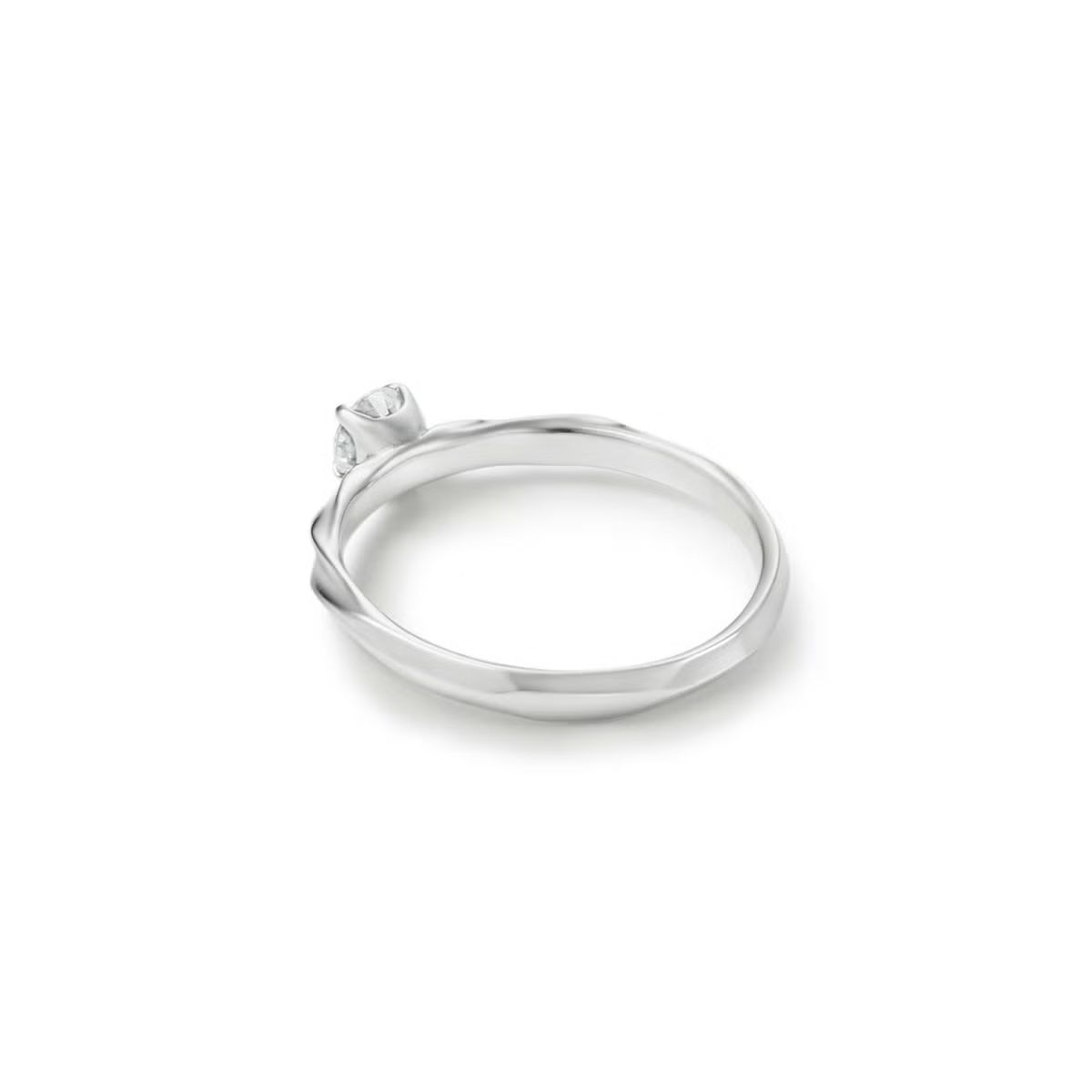 【お取り寄せ注文可能】Half Twist Ring W / Dia(PLATINUM950)