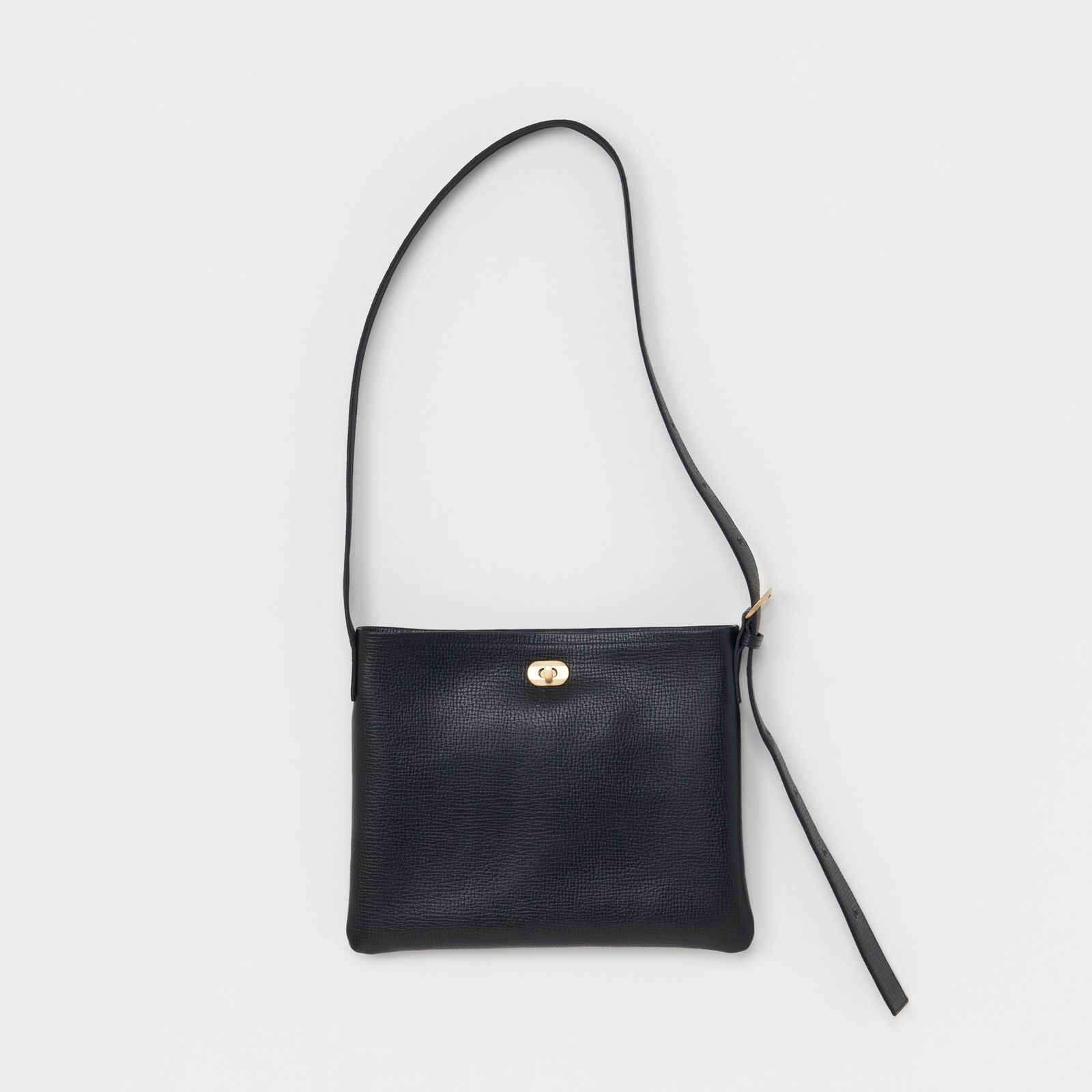 Hender Scheme - 【残りわずか】Twist Buckle Bag_S(BLACK) | ACRMTSM