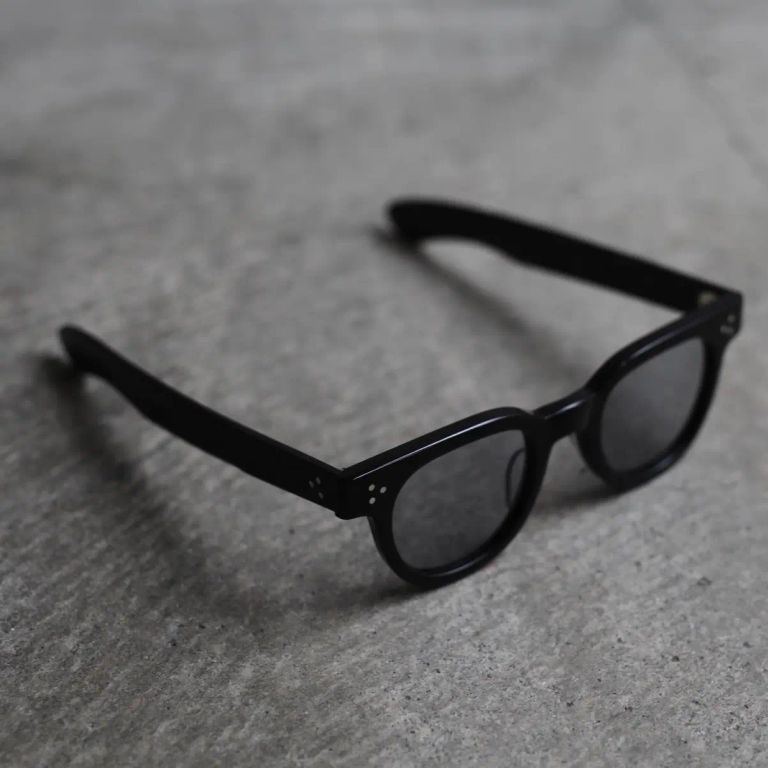 レンズ : LIGHT GRAY