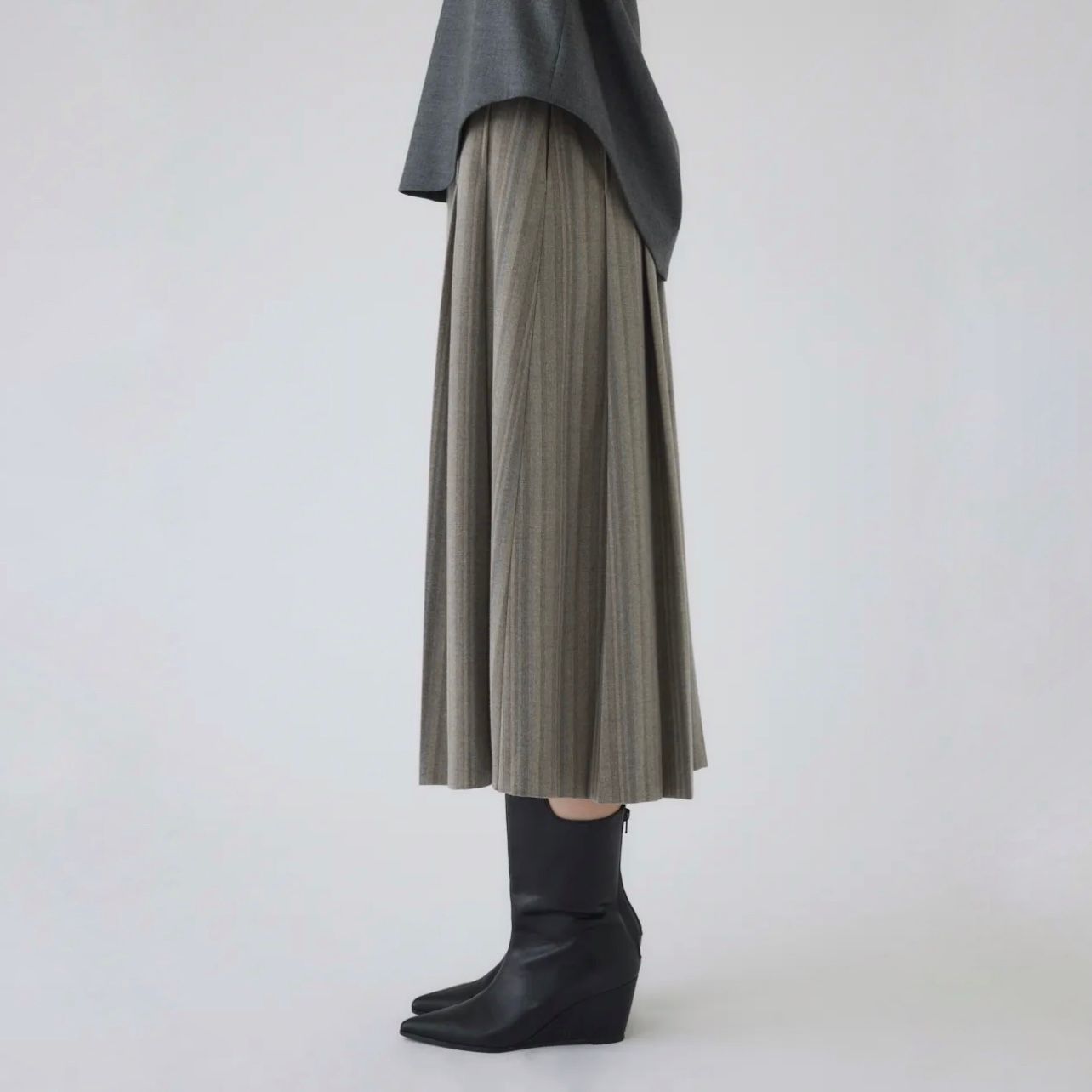 【美品】 リムアーク Movement pleats SK スカート RIM.ARK（リムアーク）の「Basic pleats SK（スカート）」 - WEAR