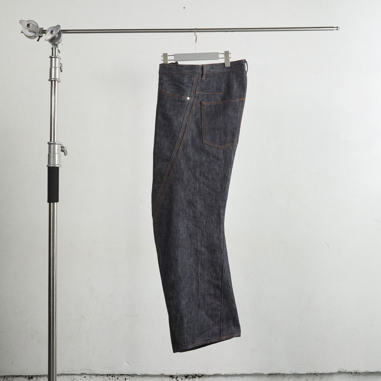 NVRFRGT - 【残りわずか】3D Twisted Wide Leg Jeans | ACRMTSM NVRFRGT - 【残りわずか】3D Twisted Wide Leg Jeans | ACRMTSM