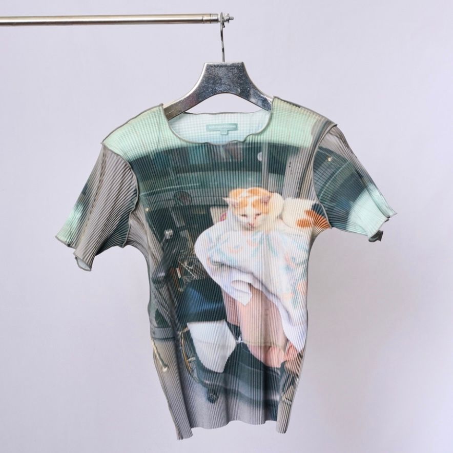 【残り一点】Graphic Top