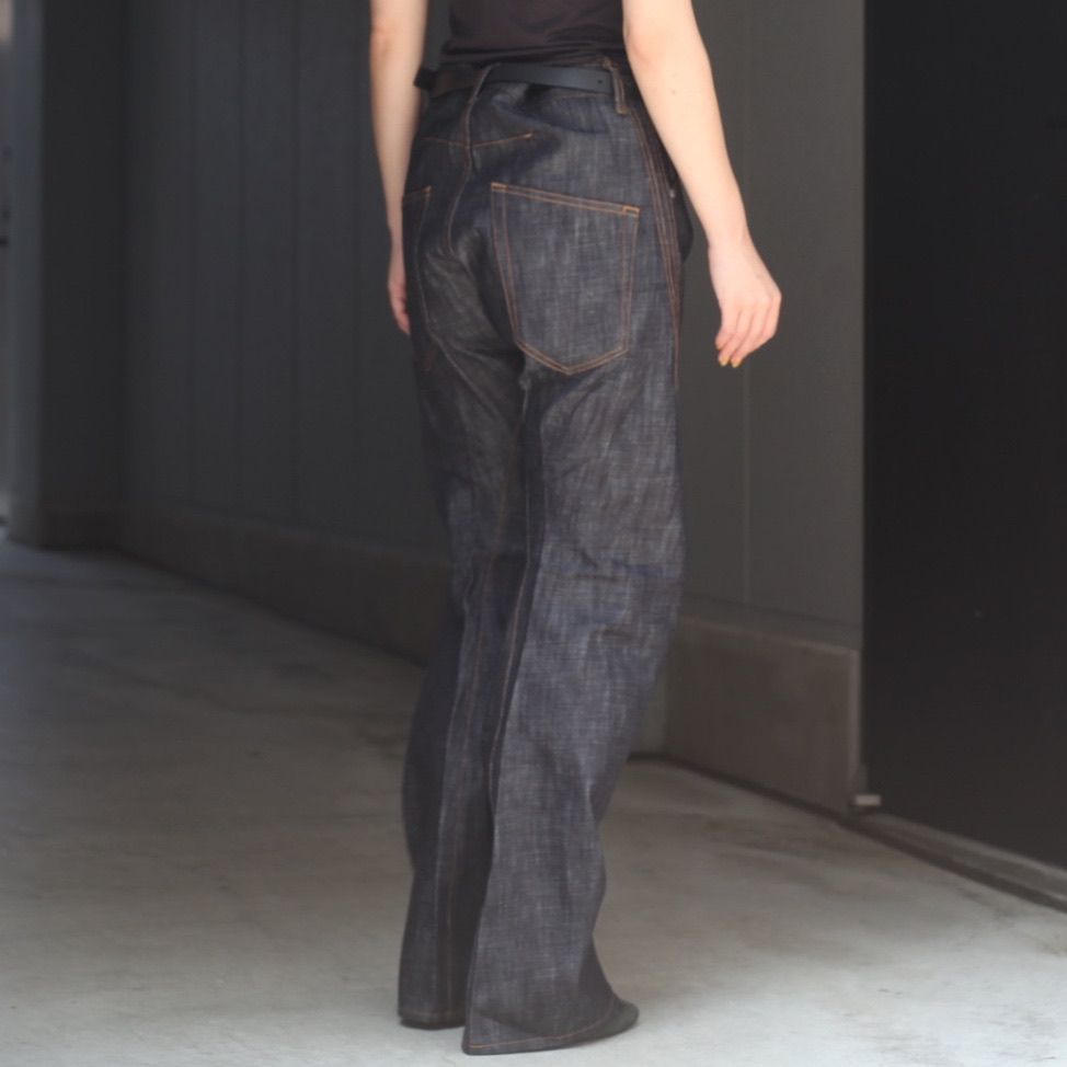 【残りわずか】3D Twisted Jeans
