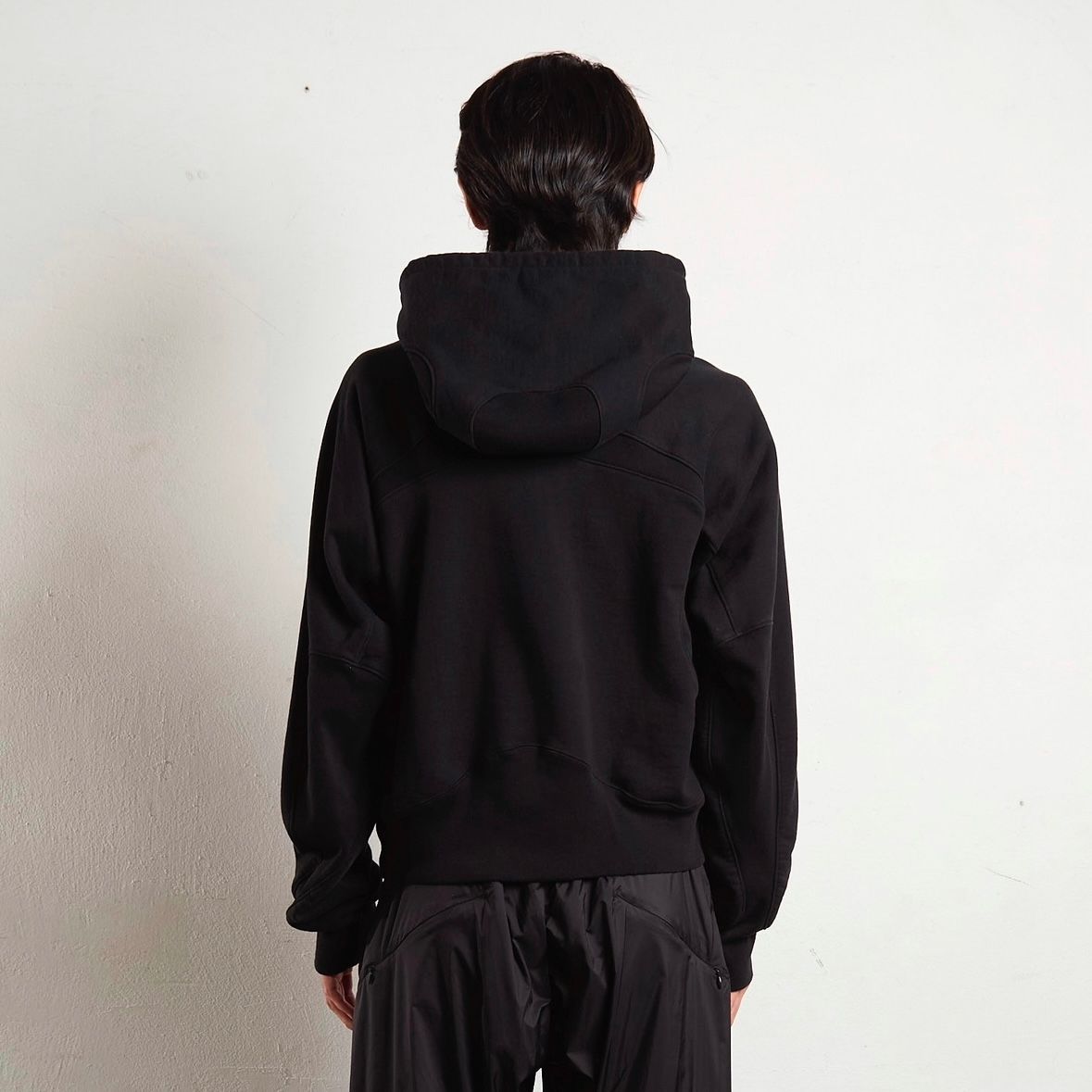 【残りわずか】Panelled Pullover Hoodie