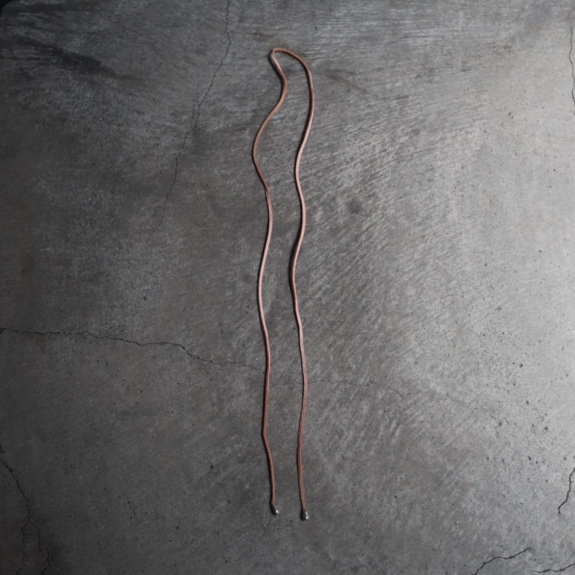 【残り一点】Tear Drop Bolo Tip Necklace(BEIGE LEATHER×SILVER)