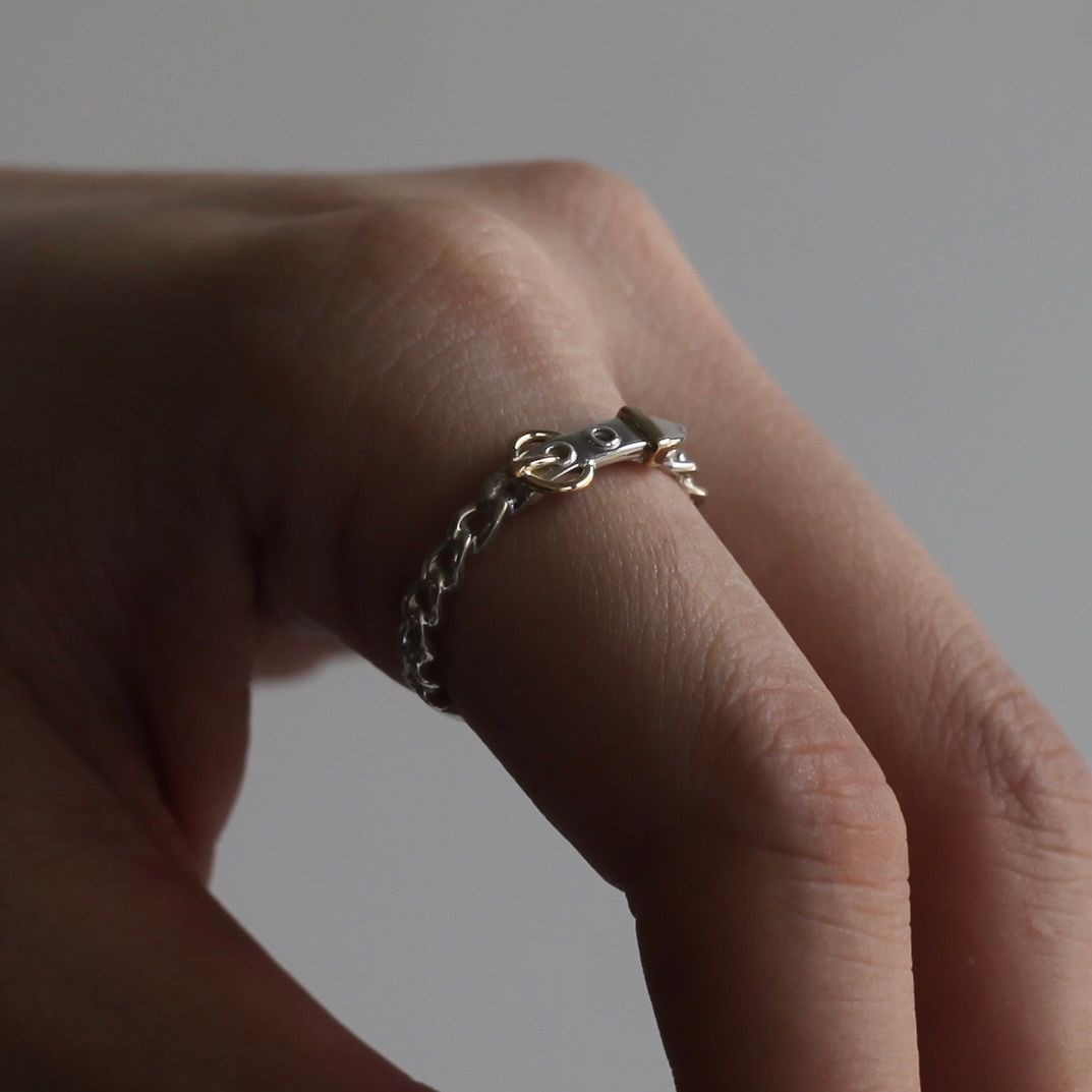 【残り一点】Horse Shoe Buckle Curb Chain Ring(18K POINT)