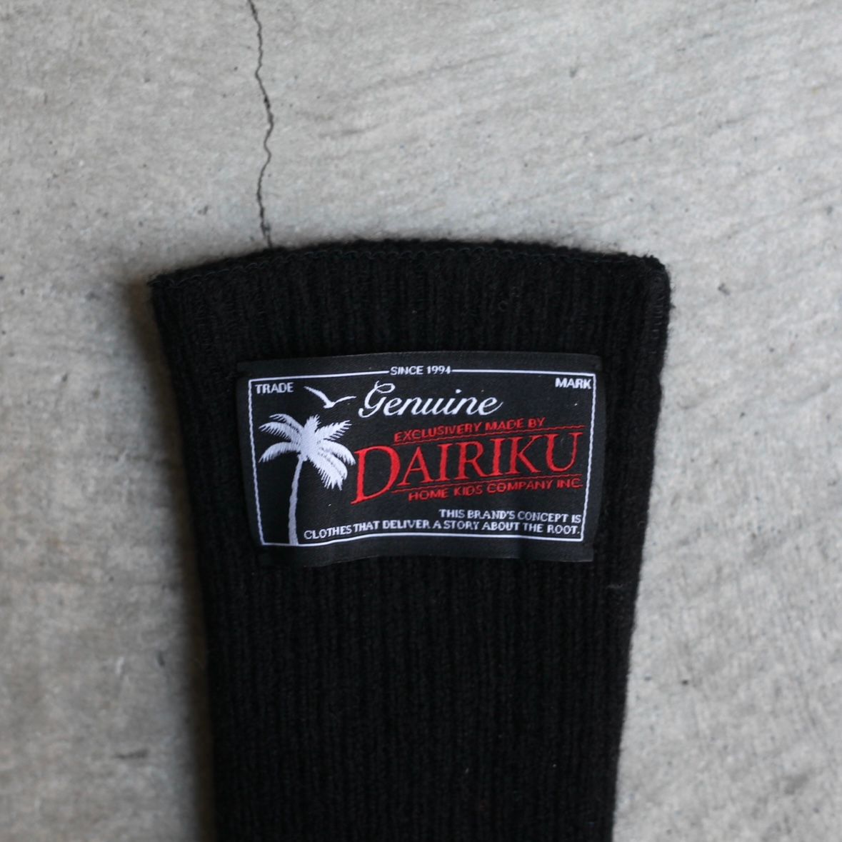 【残りわずか】"TATTOO" Long Knit Grove