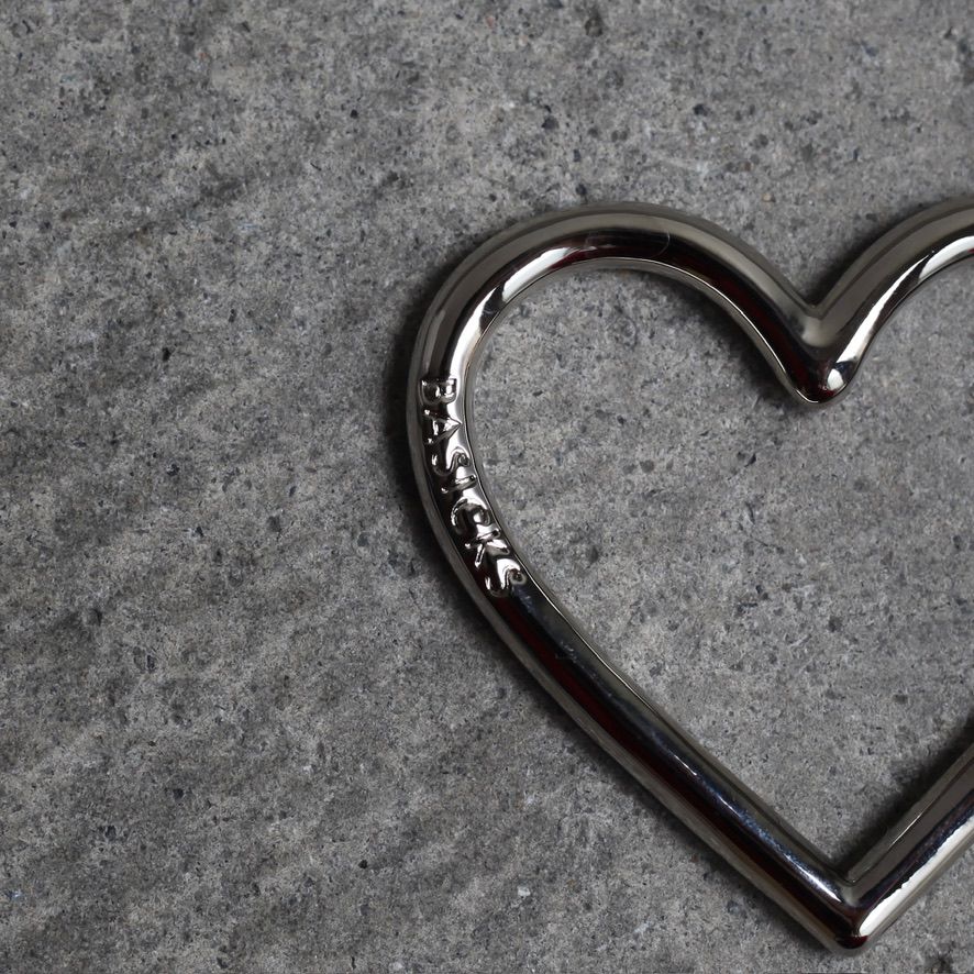 【残りわずか】Heart Carabiner