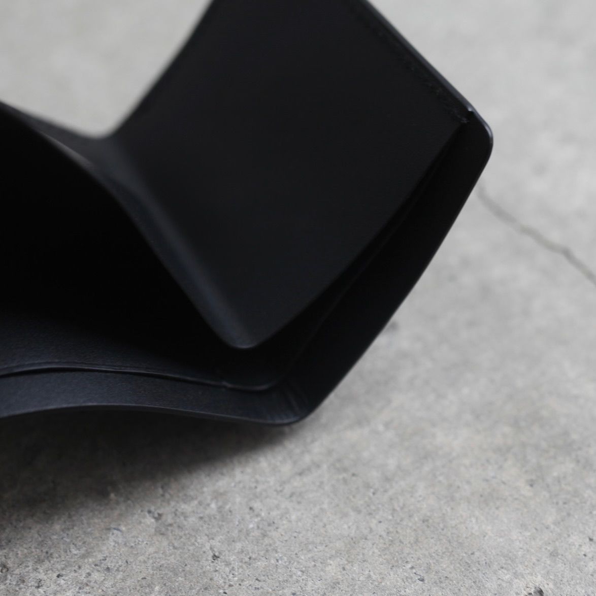 【残りわずか】Coil Spring Trifold Wallet(HOOKE_COW)