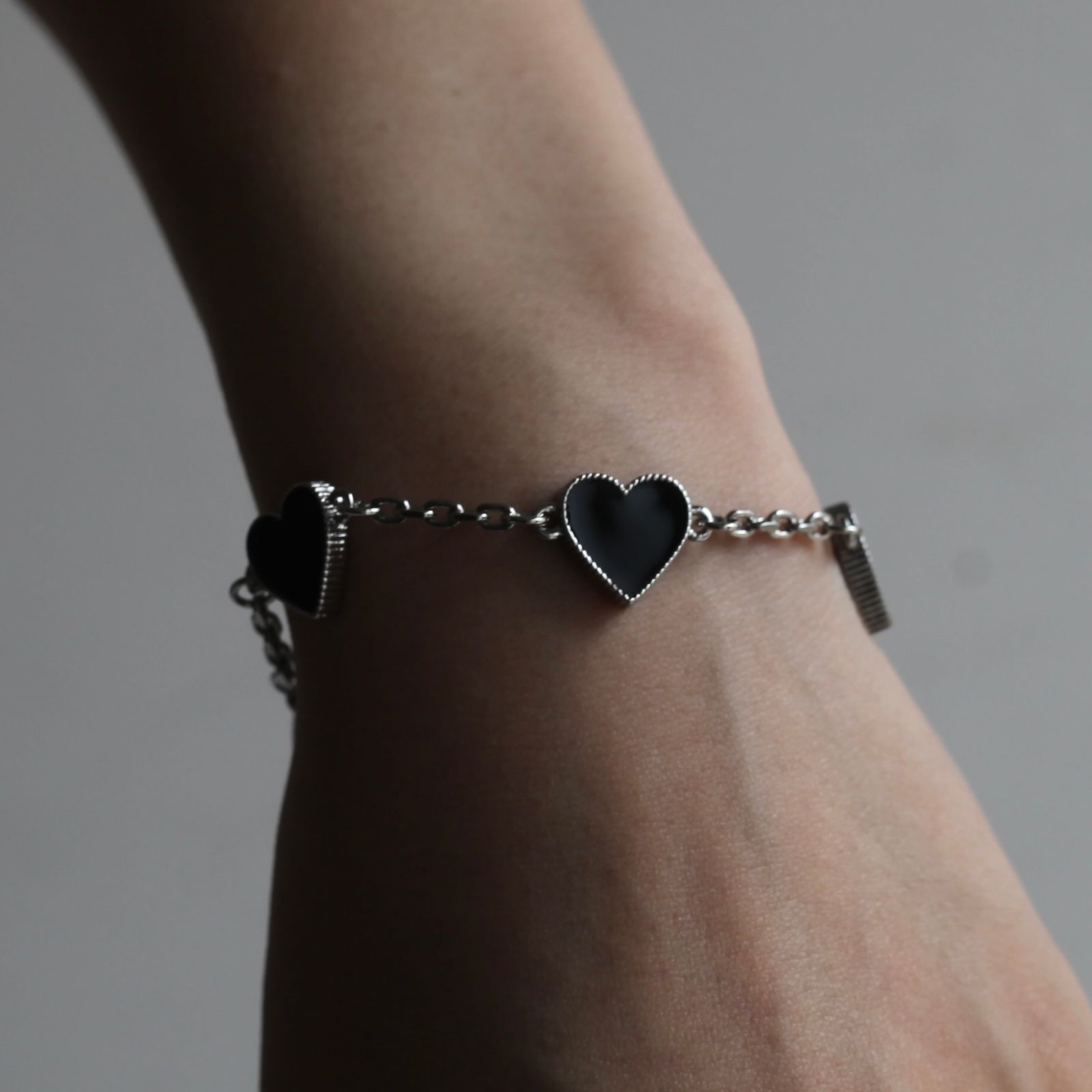 【残りわずか】Chain Heart Bracelet(BLACK)