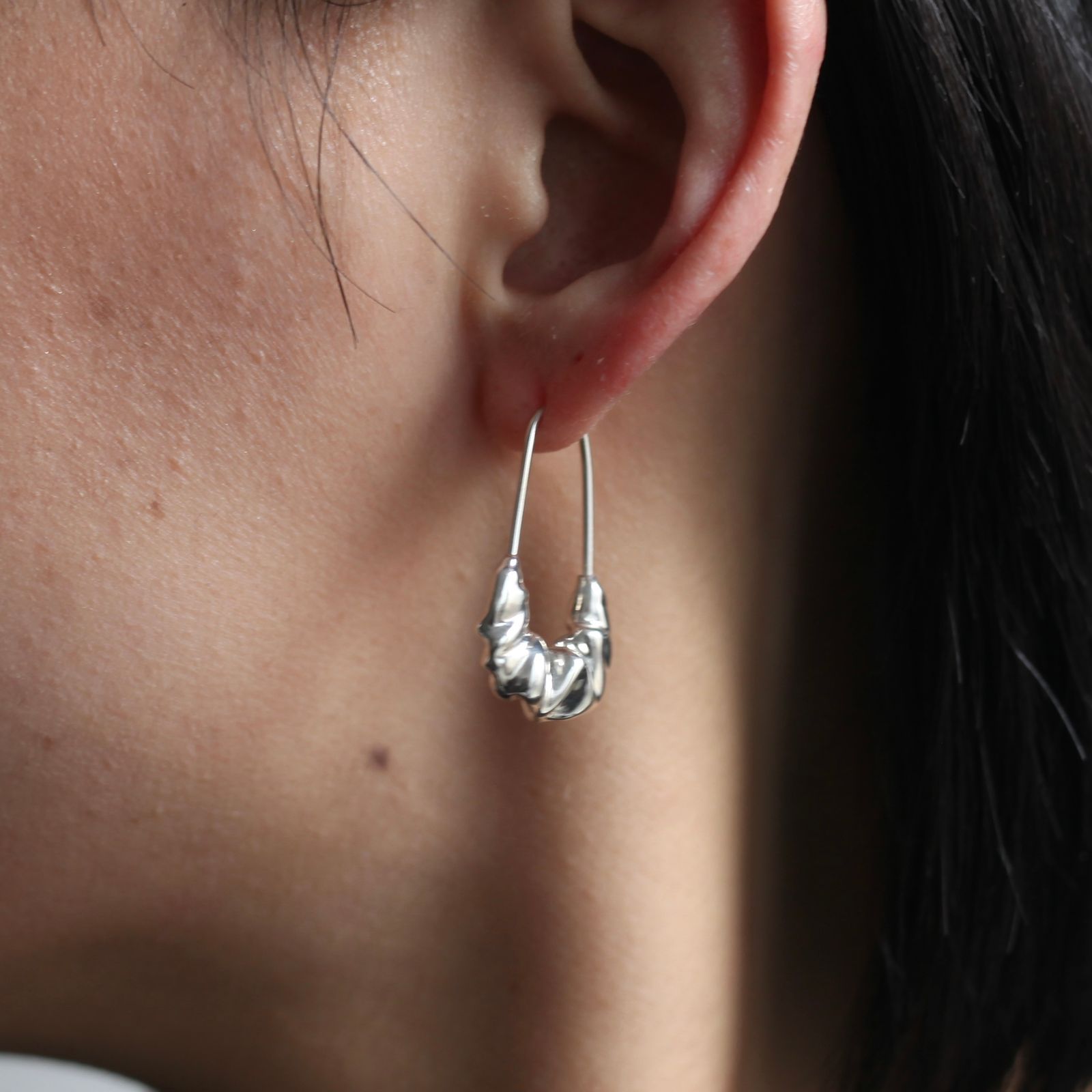 ASAMI FUJIKAWA - 【残り一点】Chouchou Small Earrings(SILVER) | ACRMTSM ONLINE  STORE