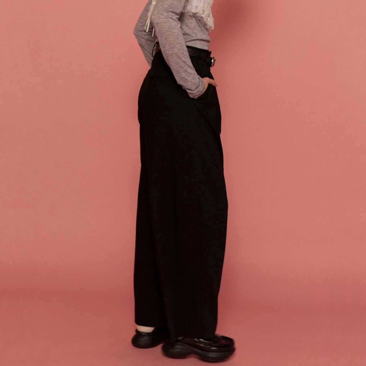 【残り一点】Two Tuck Curve Wide Tapered Pants