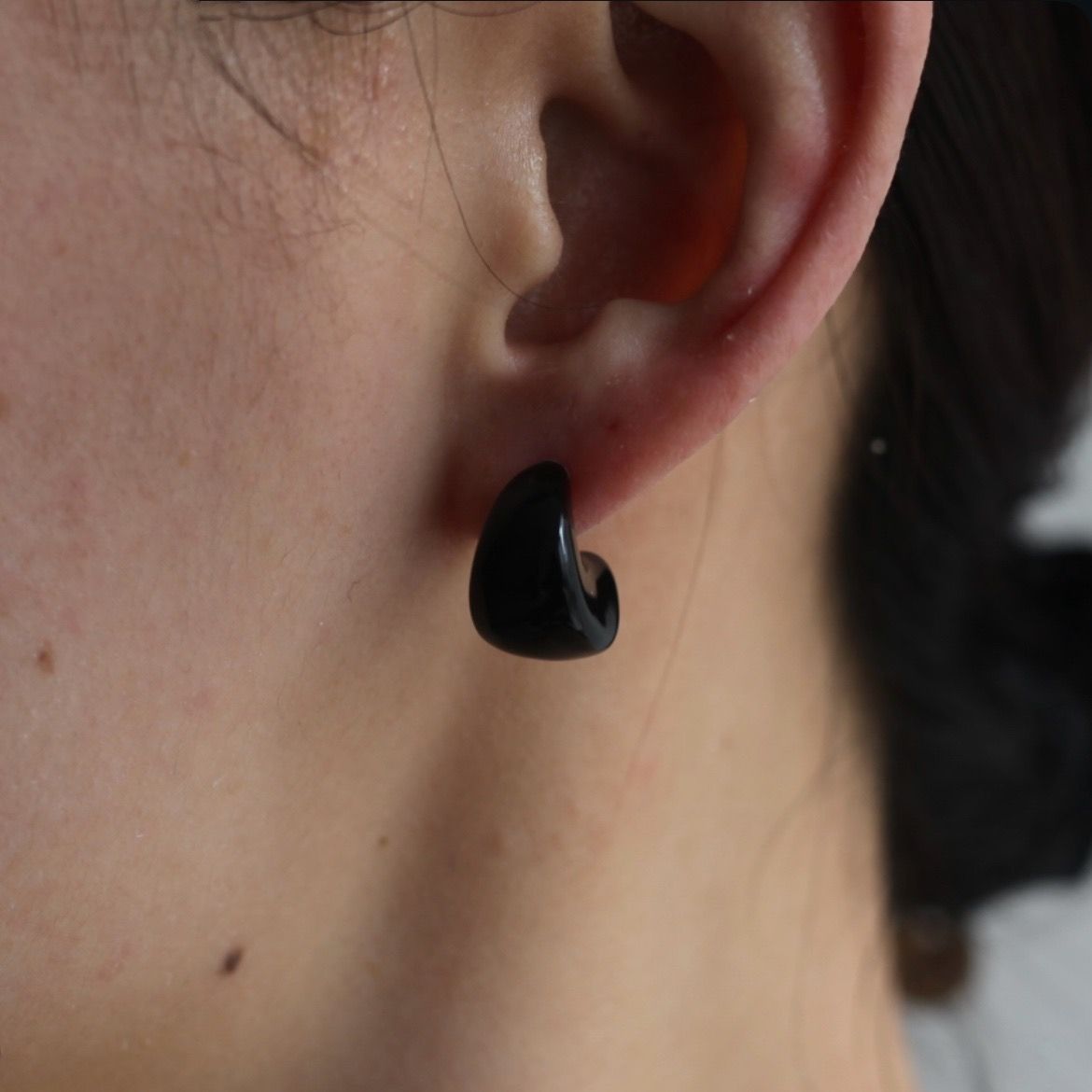 【残り一点】How Raw Stone Moon Hoop Earrings(両耳用）
