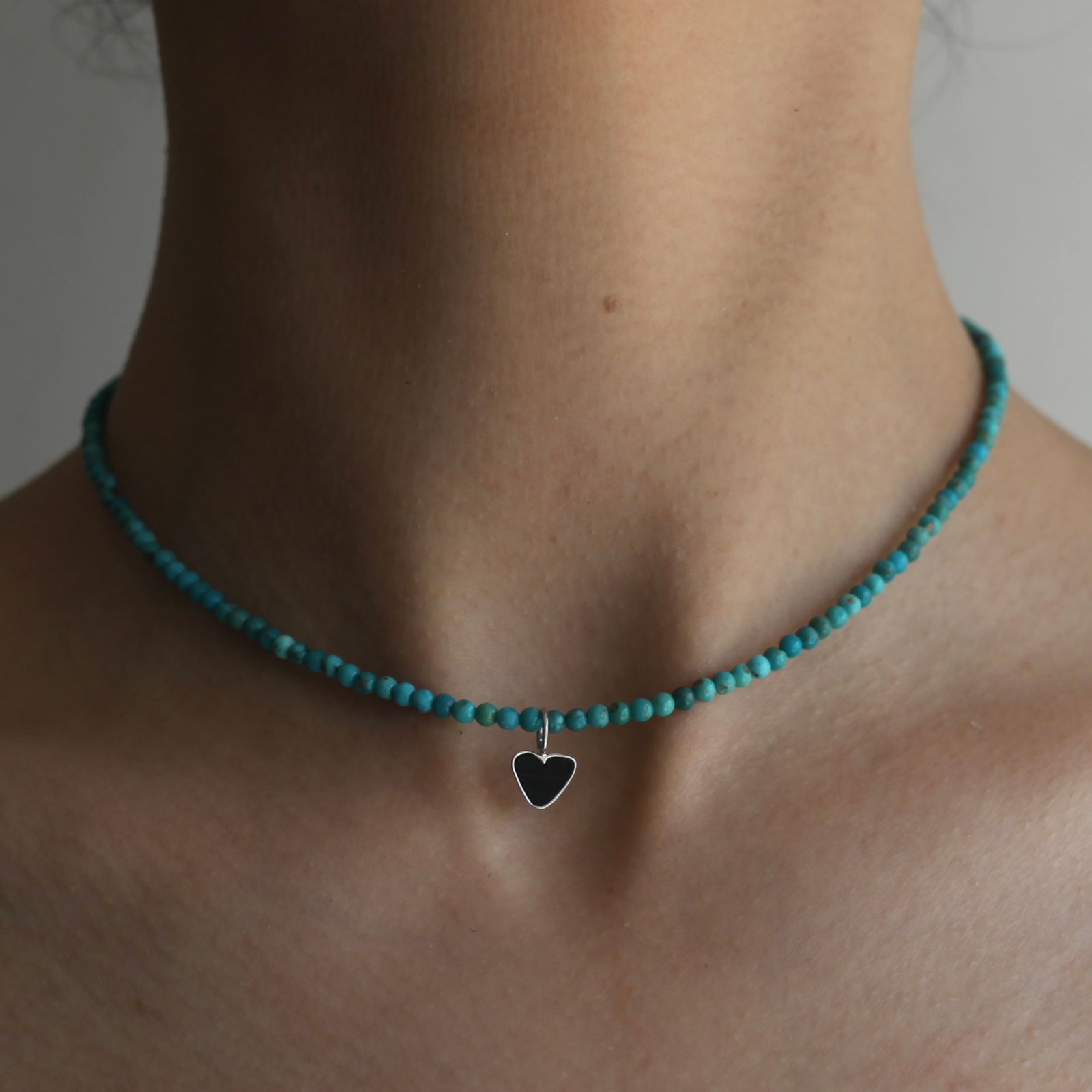 【お取り寄せ注文可能】How Raw Heart Charm Round Stone Necklace