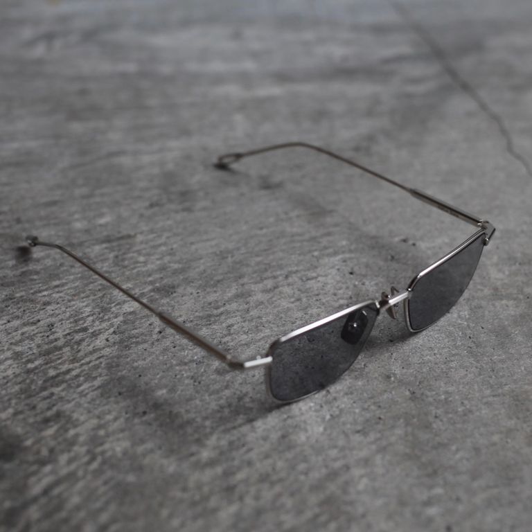 レンズ : LIGHT GREY
