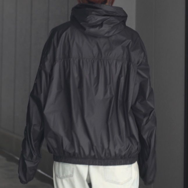 【残り一点】Extra Light Nylon Shirred Zip Hood Jacket