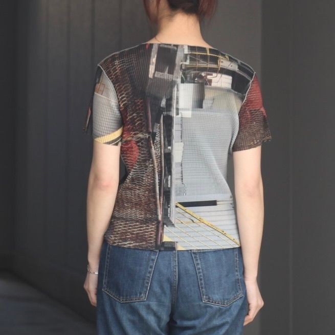 【残り一点】Sheer Graphic Top