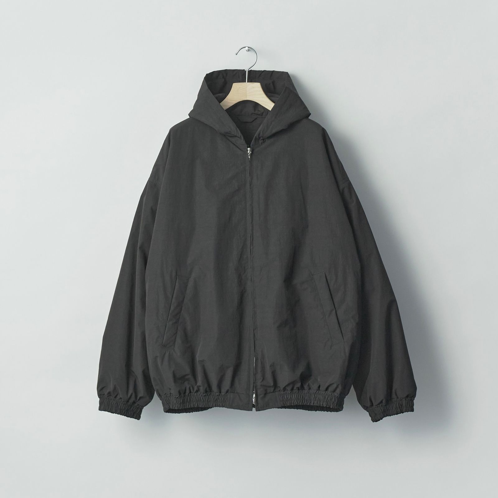 【残りわずか】Windproof Nylon Padded Hood Jacket