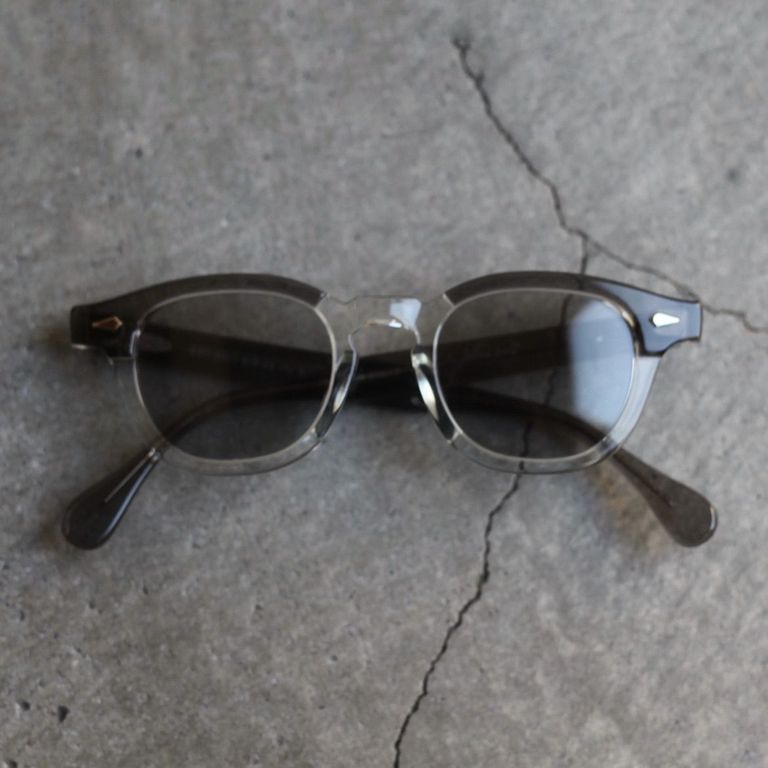 レンズ : LIGHT GRAY