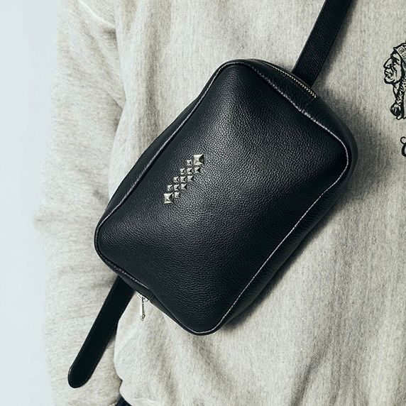 【残り一点】Studs Leather Body Bag