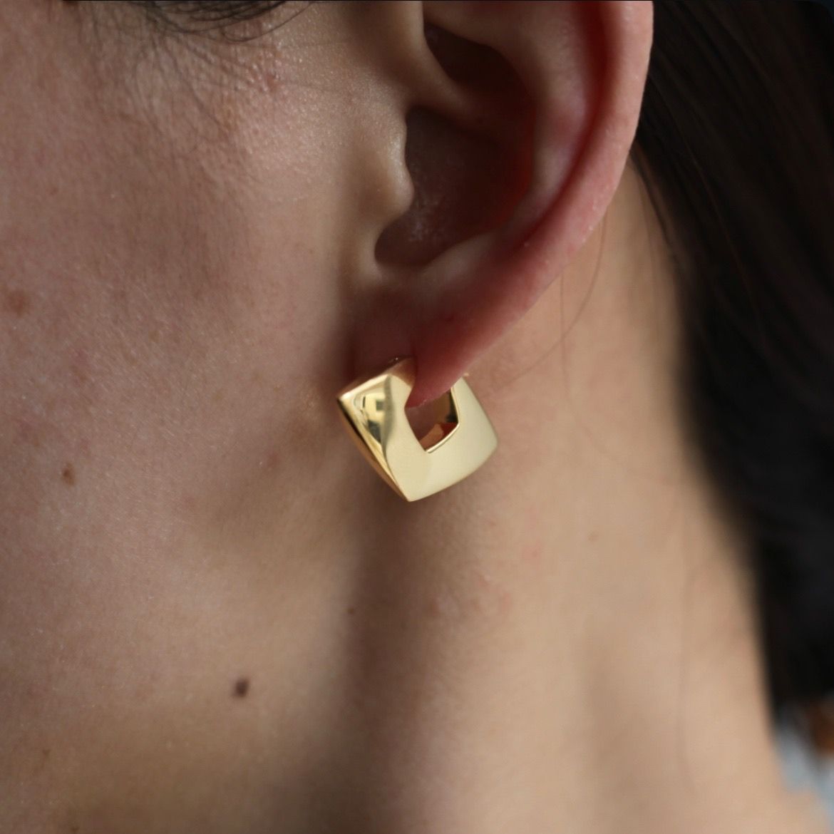 【残り一点】YU-KIN Diamond Shape Earrings(両耳用）