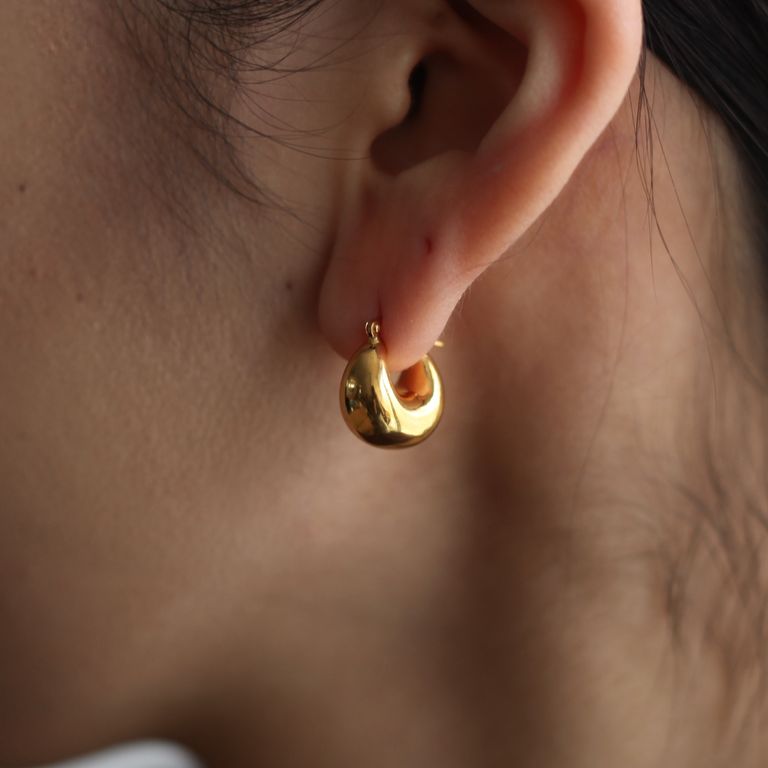 PREEK - 【お取り寄せ注文可能】Moon Hoop Earrings(両耳用 
