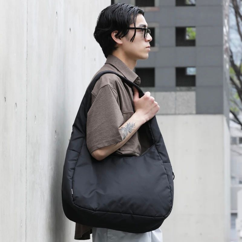 【残り一点】Soft Shell Messenger Bag