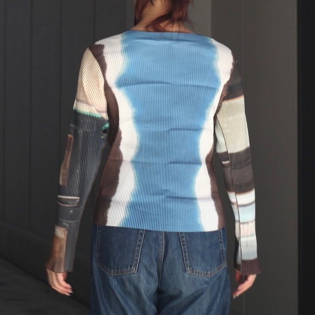 【残り一点】Graphic Top