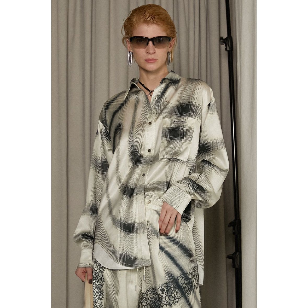 【残り一点】Ombre Check Lace Print Shirt
