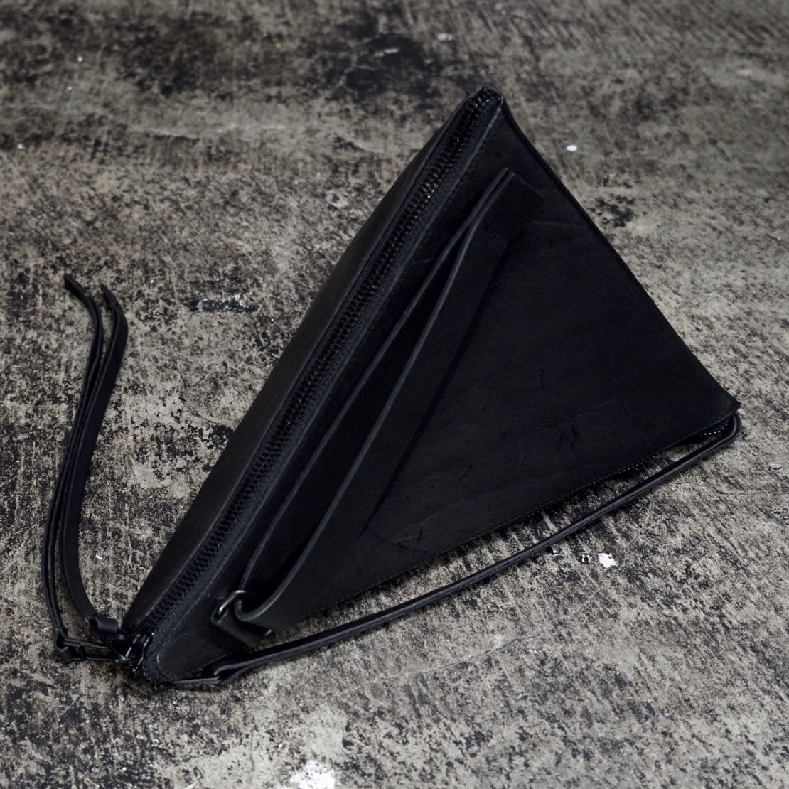 【お取り寄せ注文可能】Triangular Prism Bag