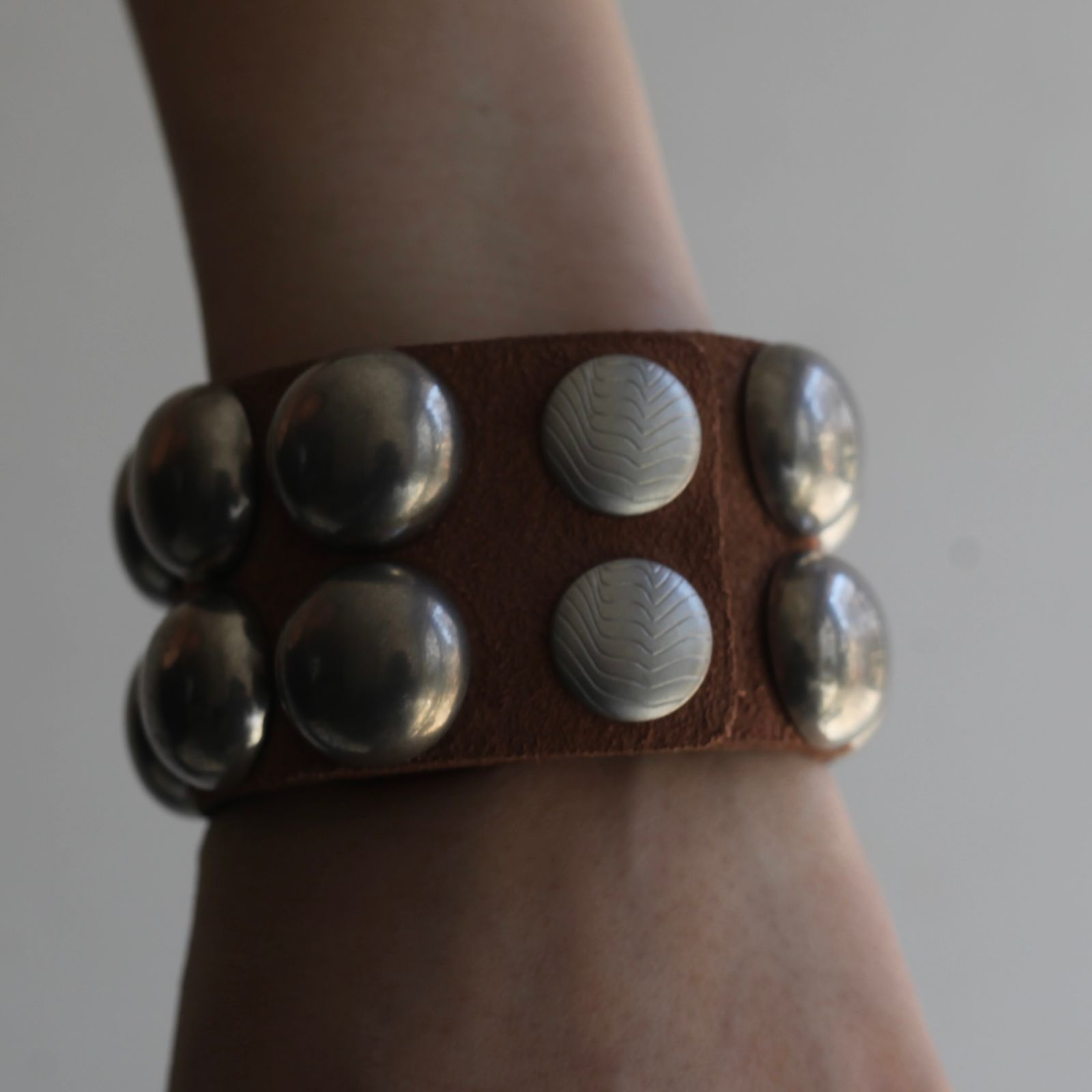 【残り一点】3.8C Round Dome Studded Bracelet