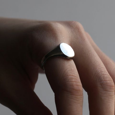 【お取り寄せ注文可能】Oval Sygnet Ring(ANTIQUE)