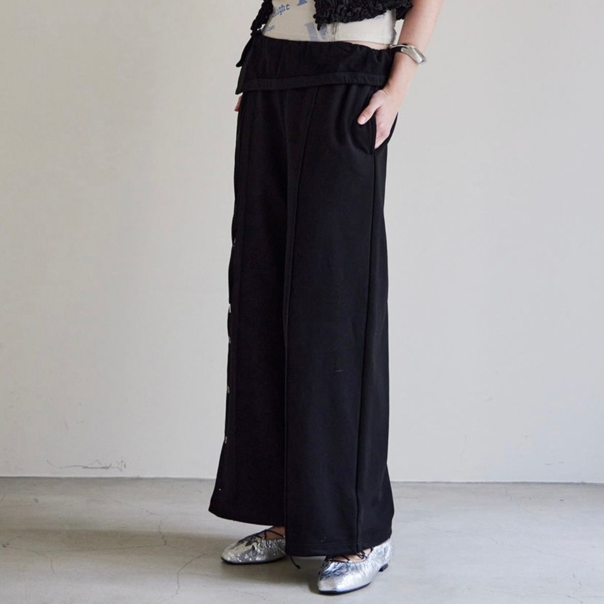 【残り一点】Button Slit Turn-Back Sweat Pants