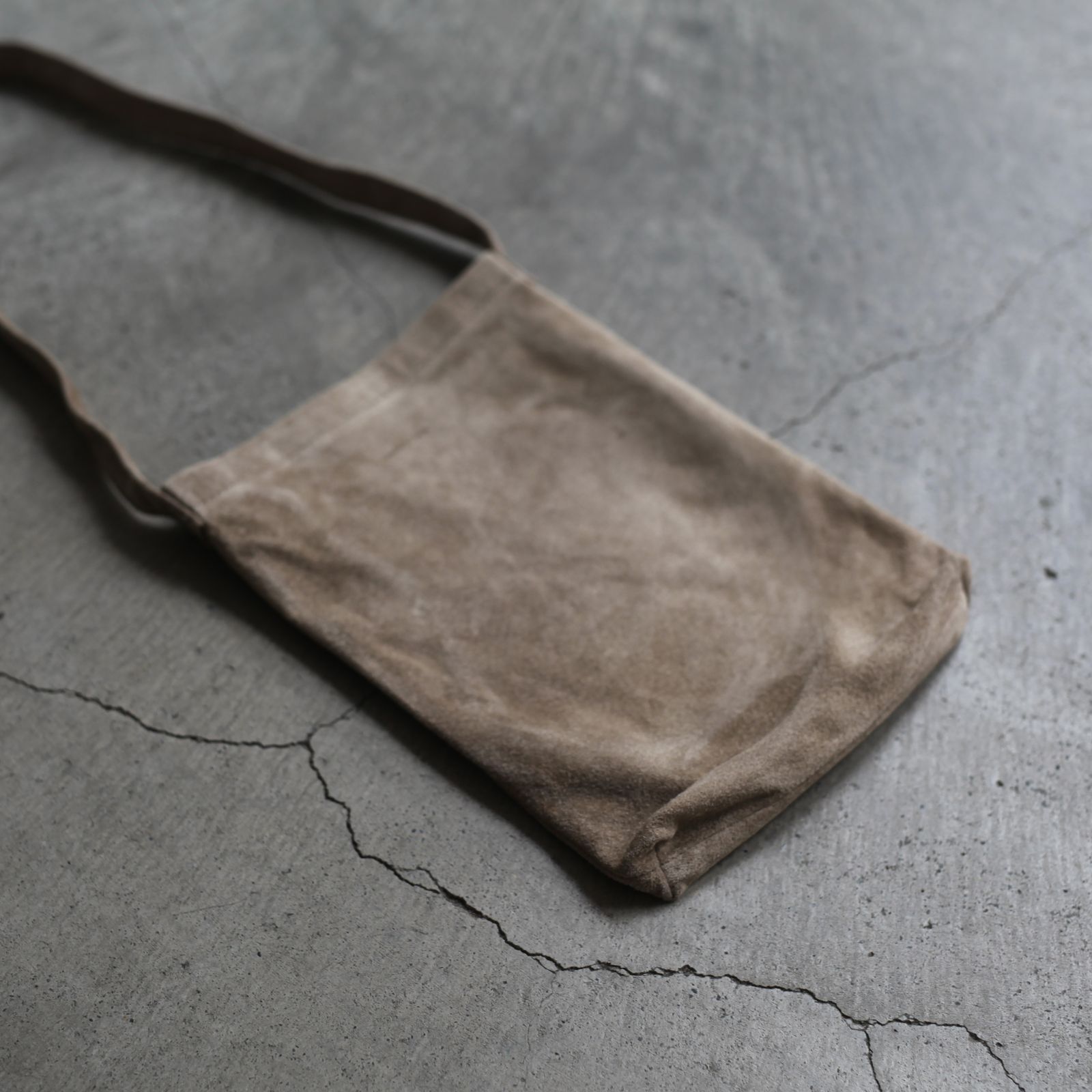 【次回入荷6月中旬予定】Pig Shoulder Small(BEIGE)