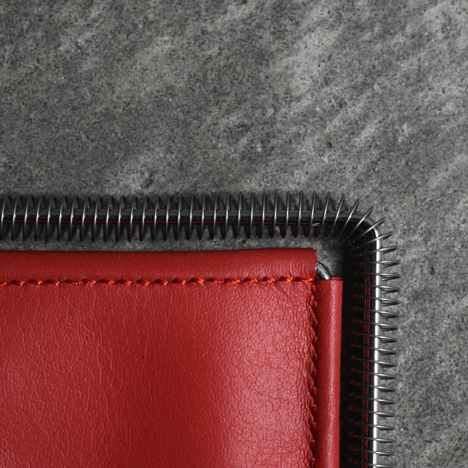 【残り一点】Coil Spring Coin Case(HOOKE)