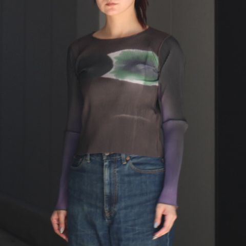 【残り一点】Graphic Tiny Top