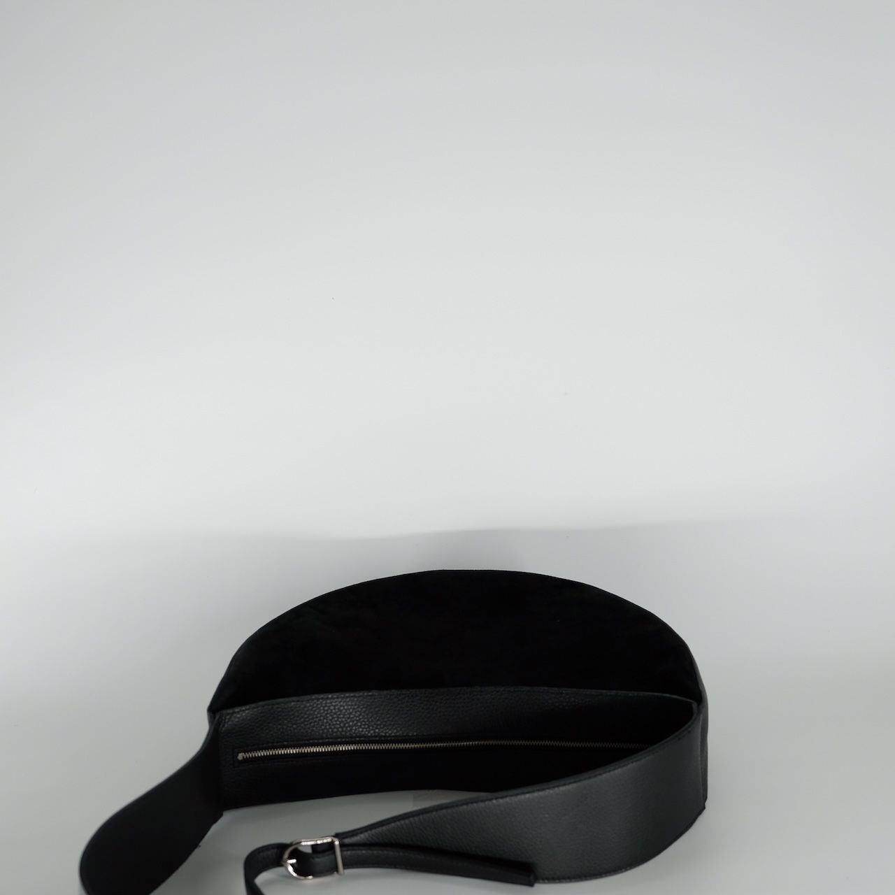 【残り一点】Suede Halfmoon