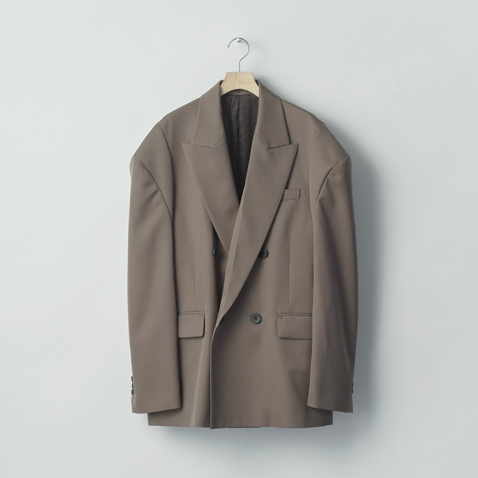 【残り一点】Deformed Shoulder Double Breasted Jacket(2/90 WOOL GABARDINE)