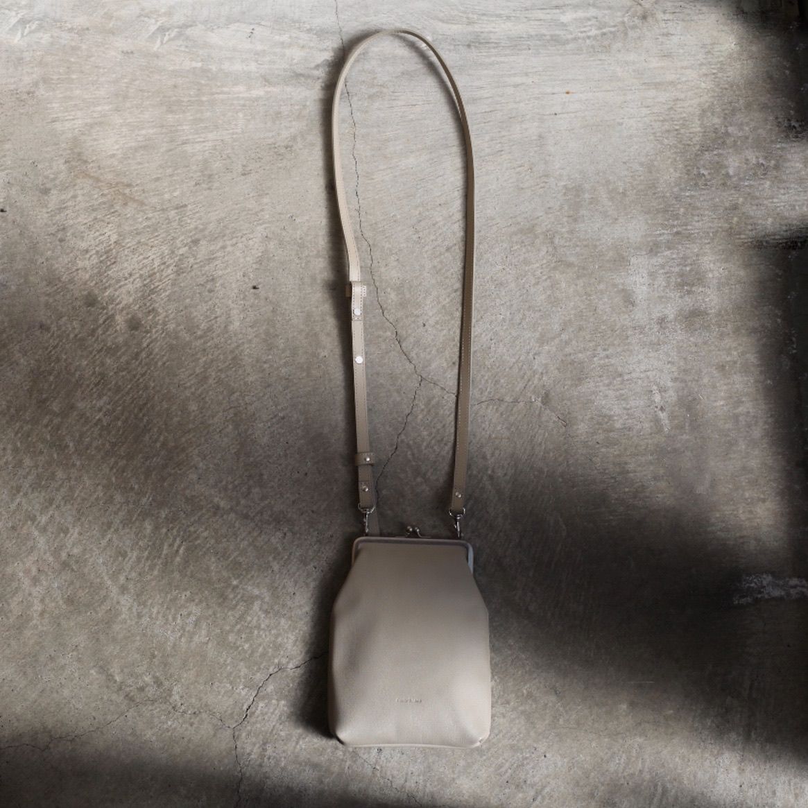 【残りわずか】Cow Snap Pochette(OAK)