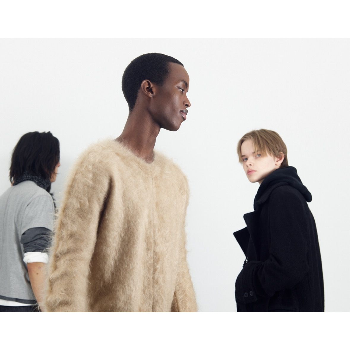 【残り一点】Brushed Mohair V-Neck Sweater