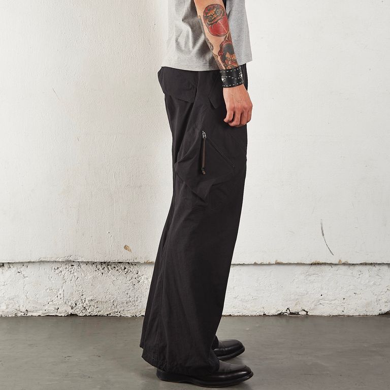 NVRFRGT - 【残りわずか】3D Twisted Cargo Pants | ACRMTSM ONLINE STORE