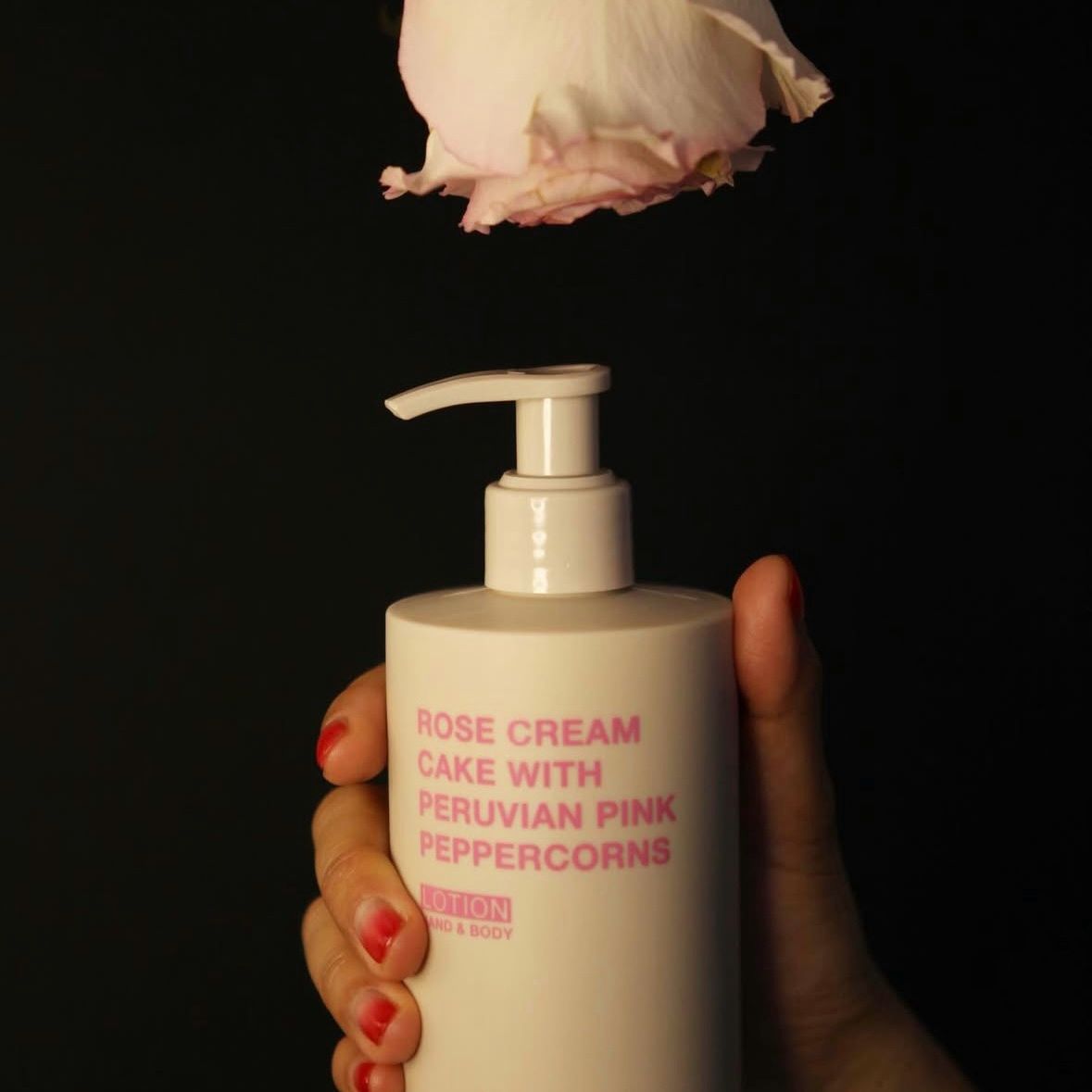 【残りわずか】Hand & Body Lotion(ROSE CAKE)