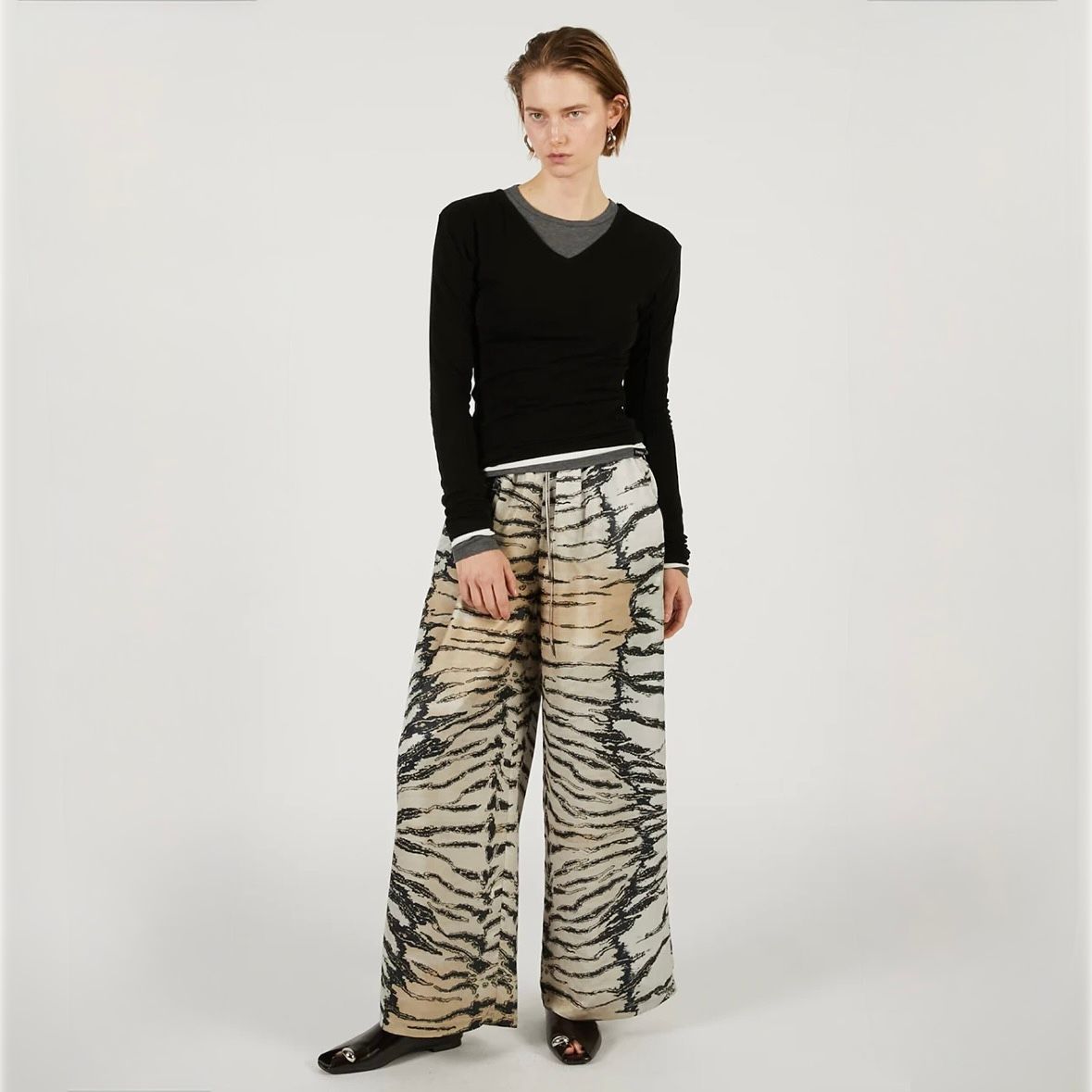 【残り一点】ダブルネックレイヤードトップ