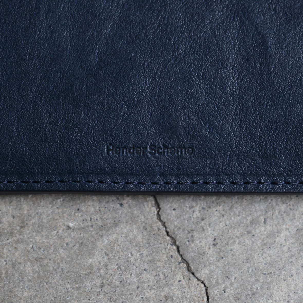 【残り一点】L Zip Wallet(NAVY)