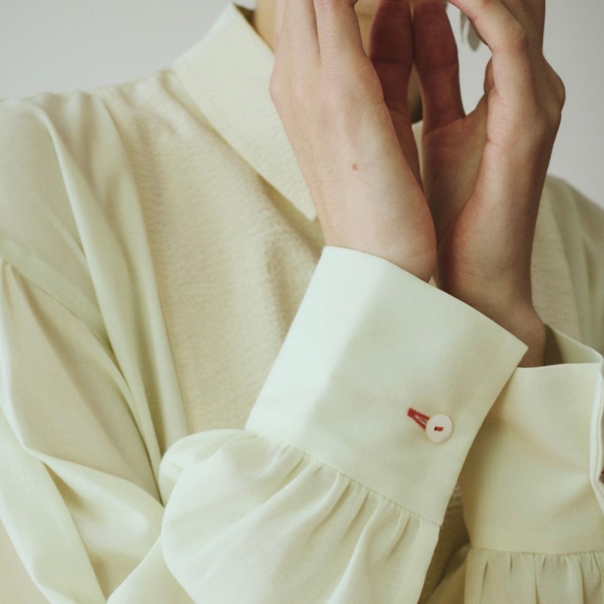 【残り一点】Round Hem Shirt