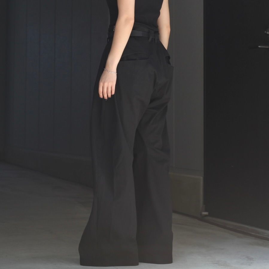 【残り一点】2Tucked Curved Leg Trousers