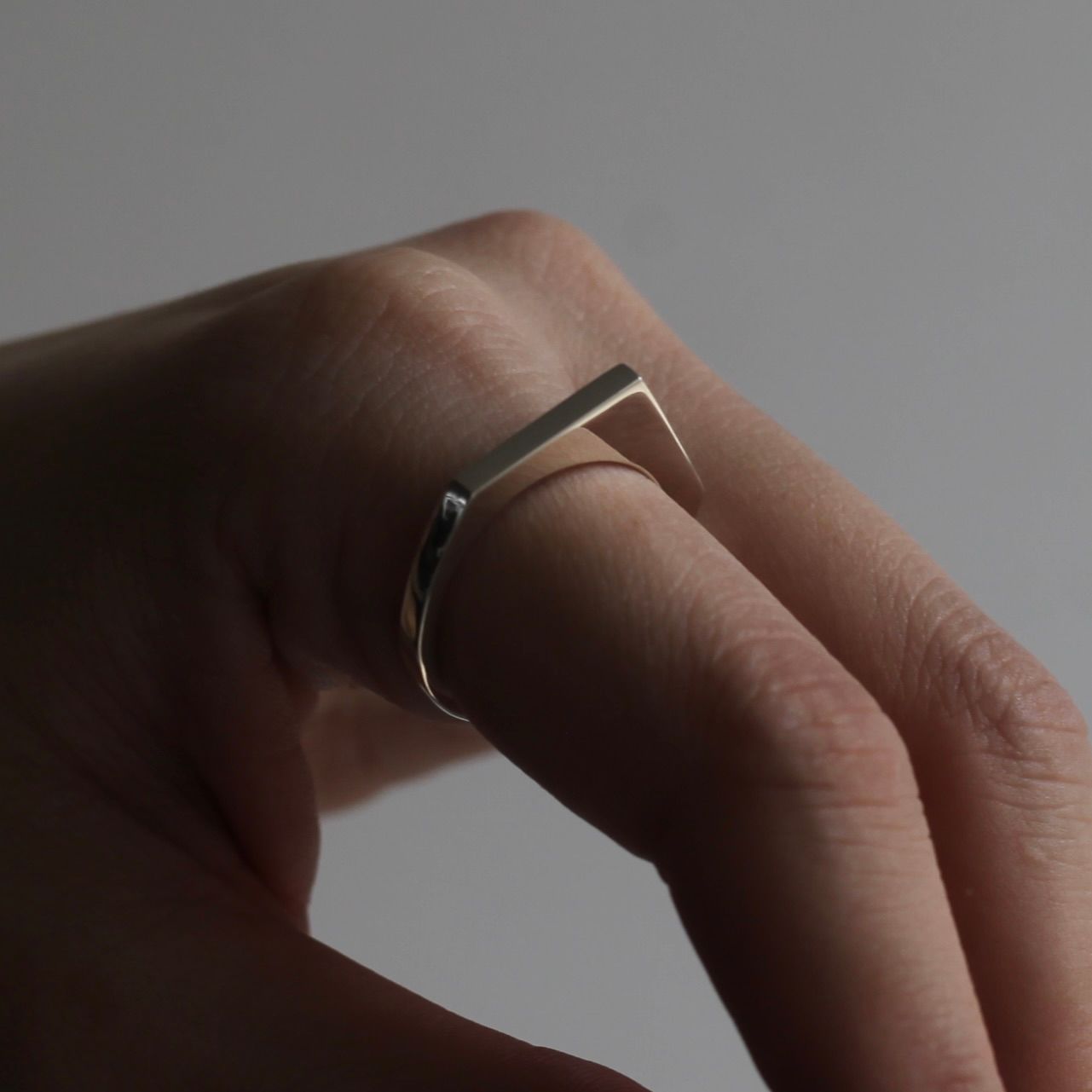 【残り一点】Flat Triangle Ring