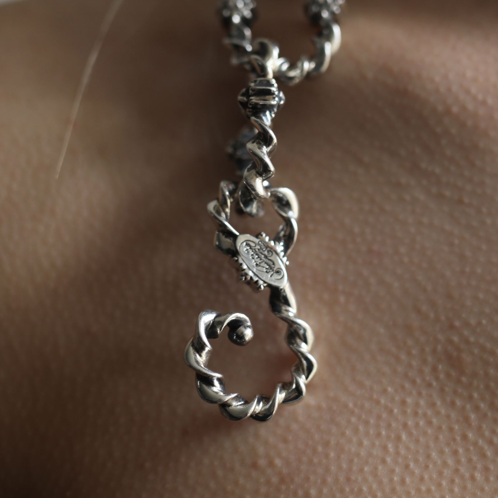 【お取り寄せ注文可能】Twist Angle Chain Neckless(SILVER)