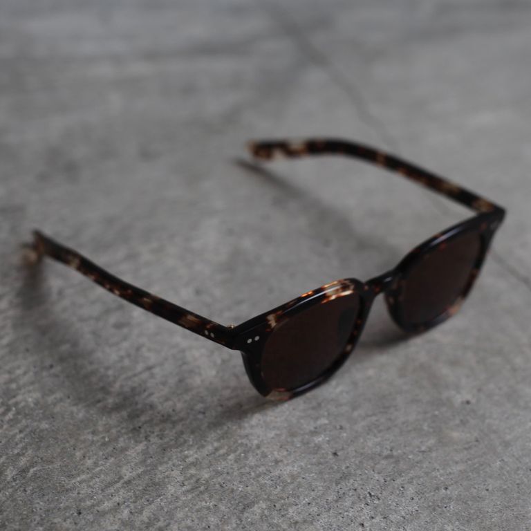 レンズ : CHOCO BROWN