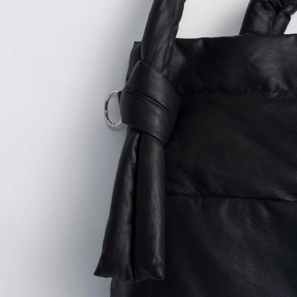 【残り一点】Vegan Leather Big Pillow Bag